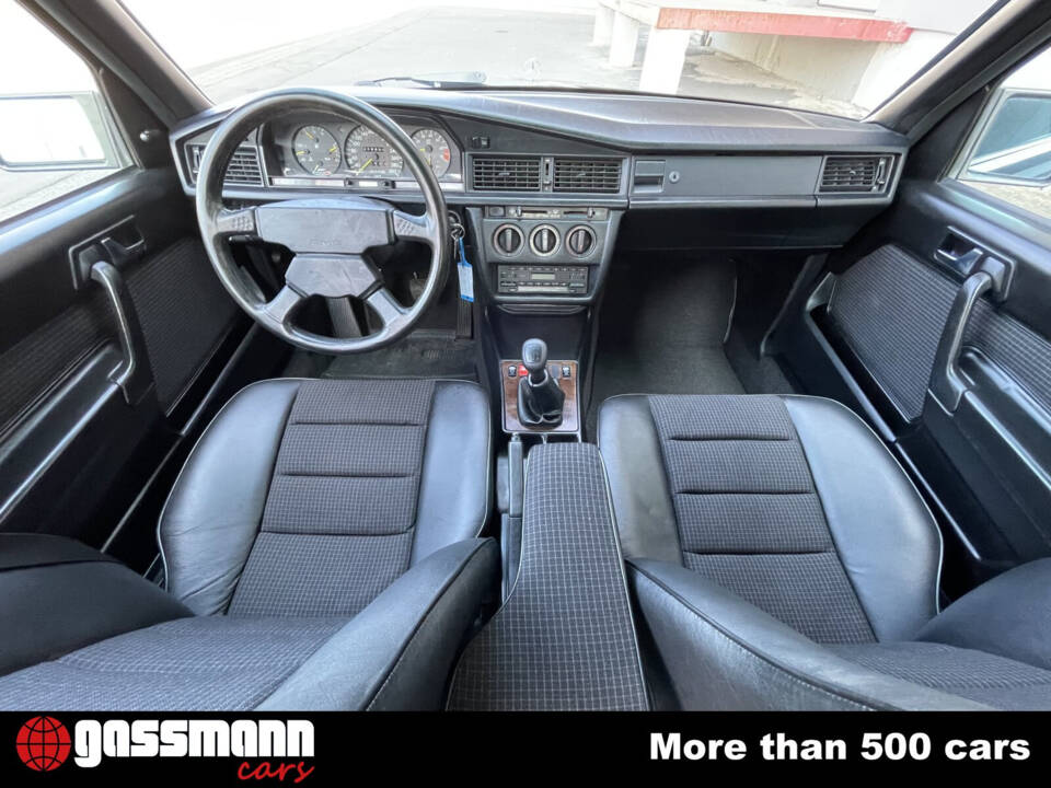 Immagine 12/15 di Mercedes-Benz 190 E 3.2 AMG (1986)