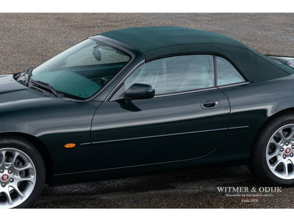 Bild 25/33 von Jaguar XKR (1999)