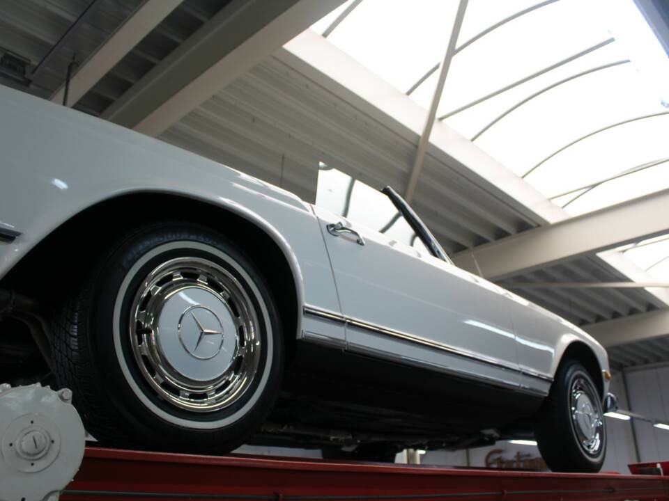 Bild 10/50 von Mercedes-Benz 280 SL (1970)