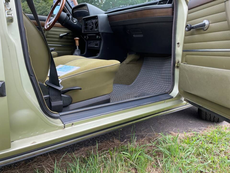 Image 55/100 de BMW 528i (1980)