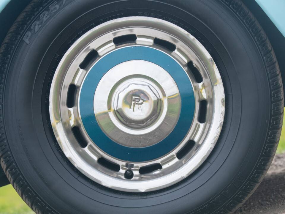 Image 25/50 of Rolls-Royce Silver Shadow I (1976)