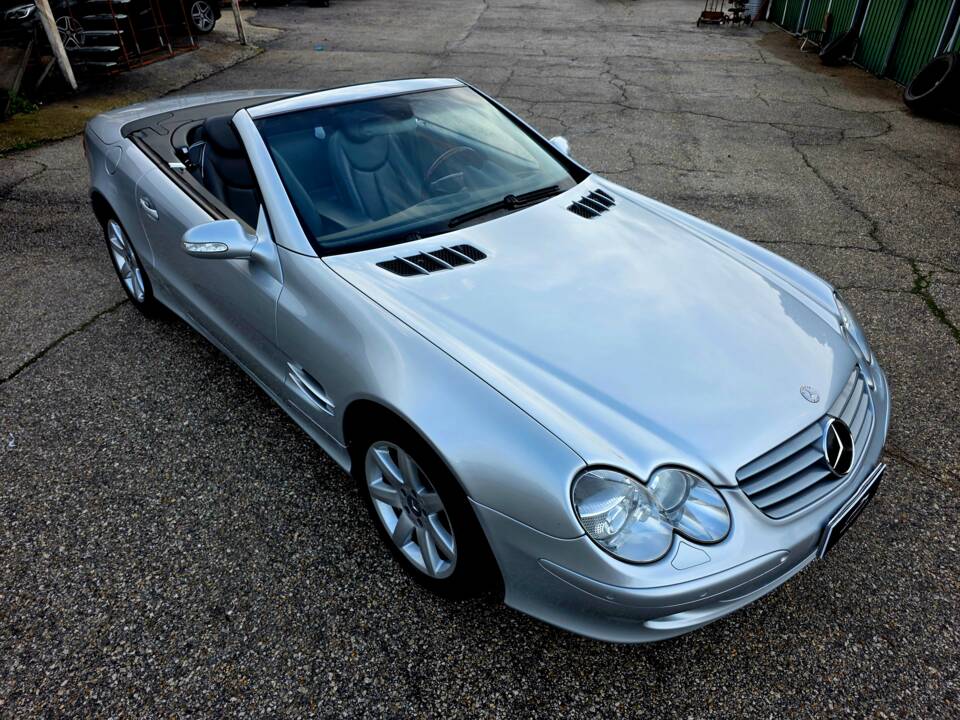 Image 10/39 of Mercedes-Benz SL 500 (2001)