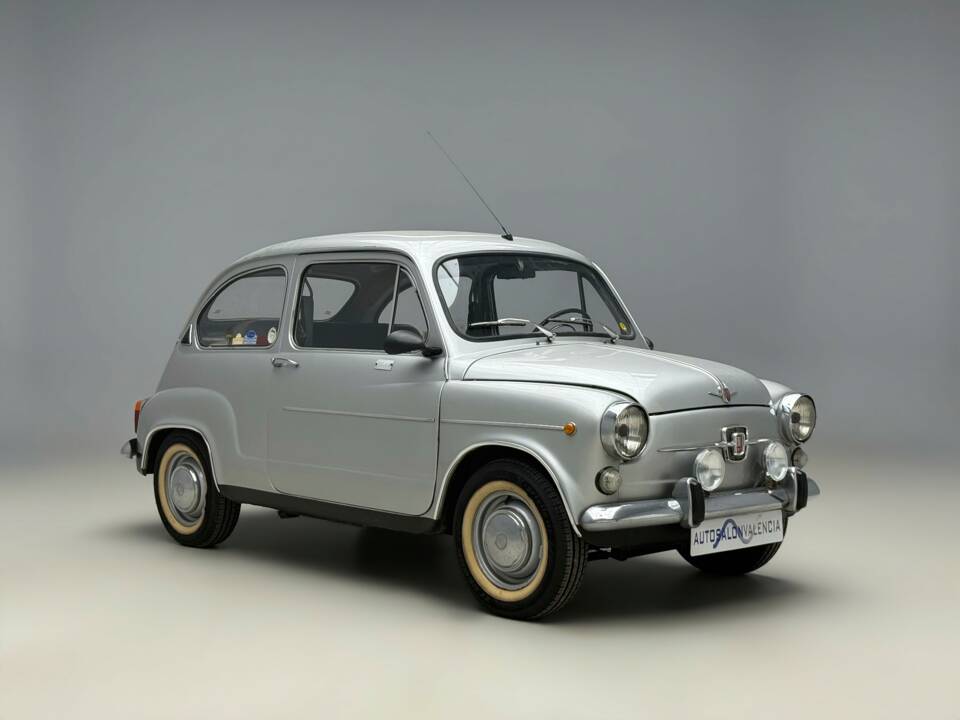 Immagine 4/20 di SEAT 600 L (1972)