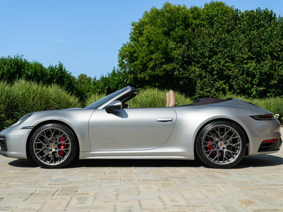 Image 6/50 of Porsche 911 Carrera 4S (2019)
