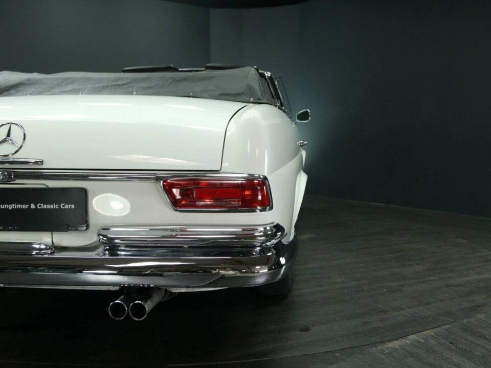 Imagen 41/50 de Mercedes-Benz 250 SE (1966)