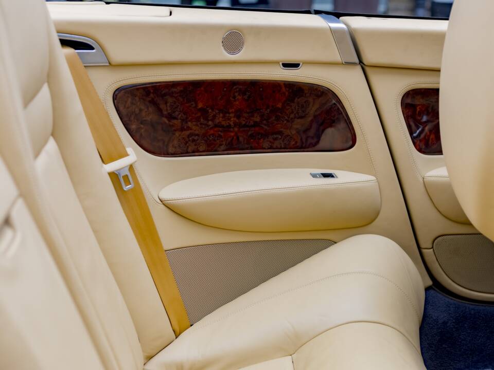 Imagen 20/33 de Bentley Continental GTC (2007)