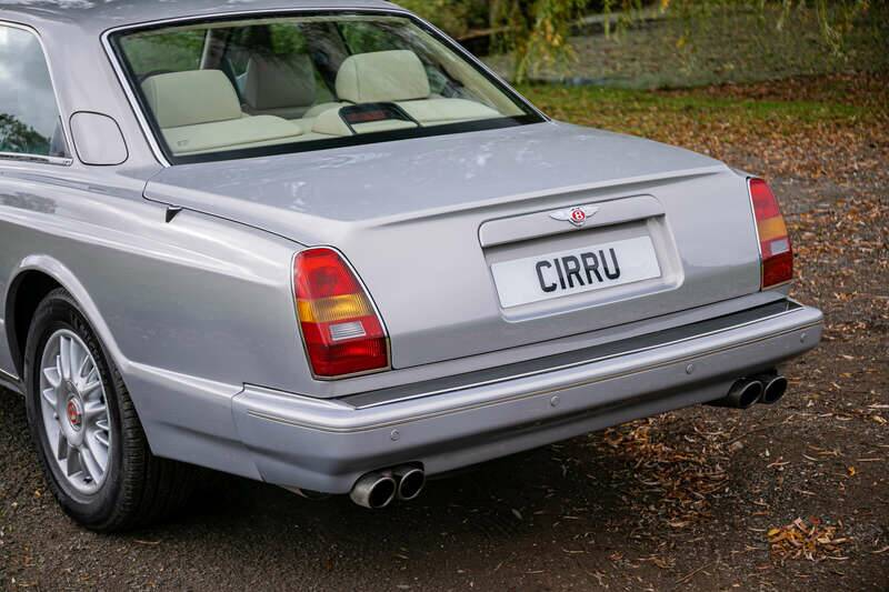 Image 13/50 of Bentley Continental R (1996)