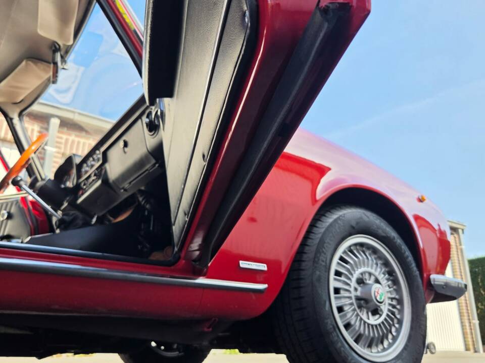 Image 48/50 of Alfa Romeo 2000 Berlina (1973)
