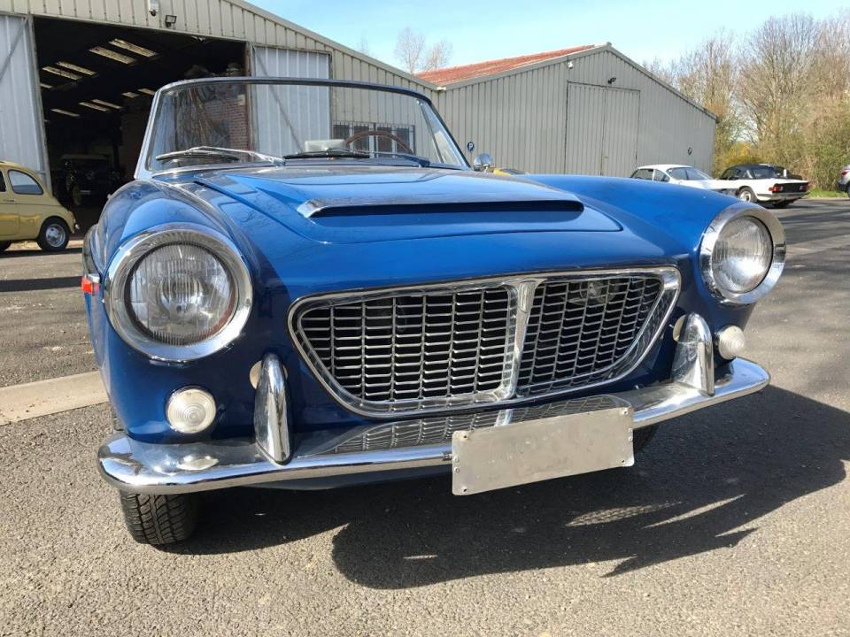 Image 1/4 of FIAT 1200 Convertible (1960)