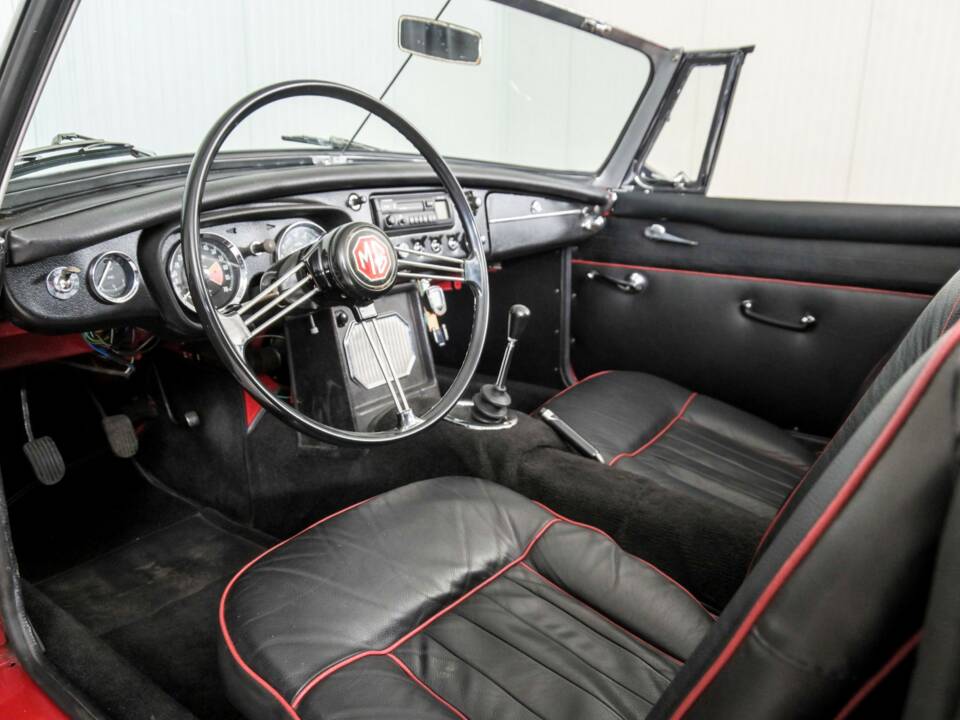 Afbeelding 16/50 van MG MGB (1966)