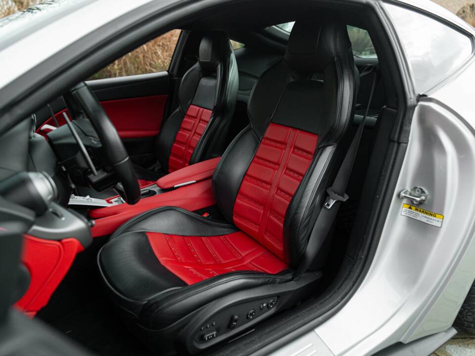 Image 40/50 of Ferrari F12berlinetta (2013)