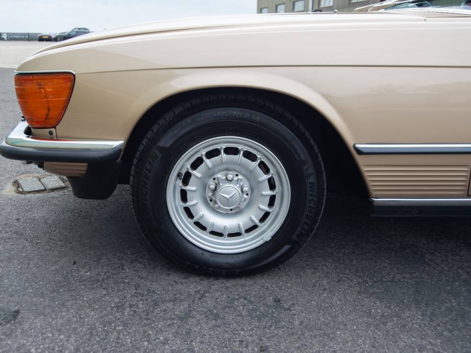 Bild 26/39 von Mercedes-Benz 280 SL (1984)