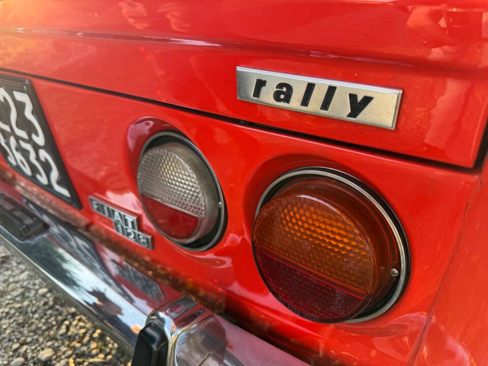Immagine 29/49 di FIAT 128 Rally (1972)