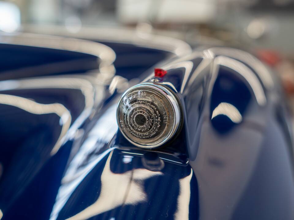 Immagine 30/62 di Jaguar XK 140 OTS (1954)