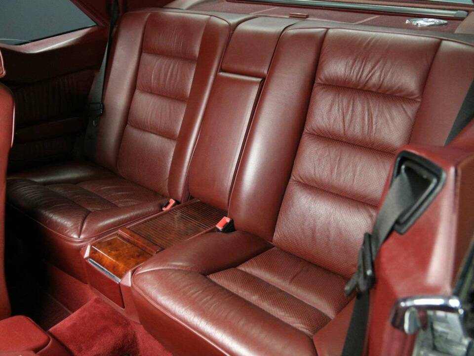 Image 17/30 of Mercedes-Benz 320 CE (1993)