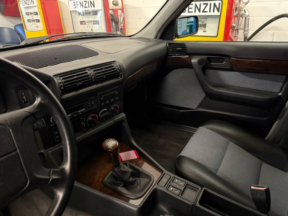Bild 9/18 von BMW 525i Touring (1994)
