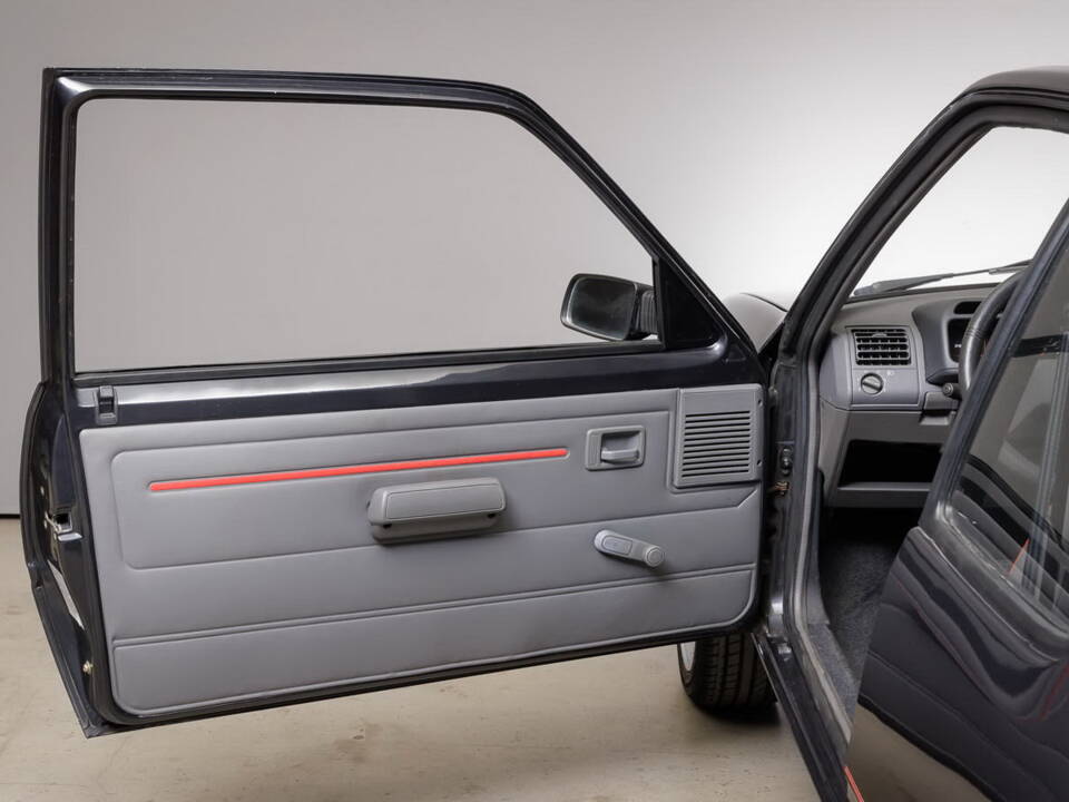 Imagen 8/28 de Peugeot 205 GTi 1.9 (1991)