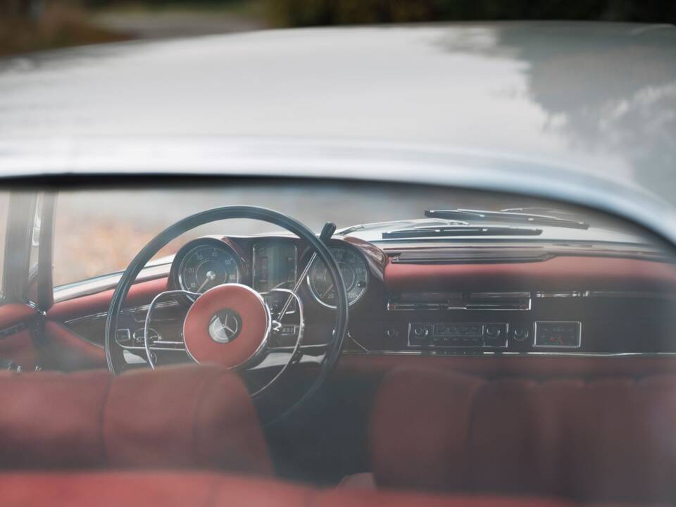 Bild 37/40 von Mercedes-Benz 300 SE (1965)