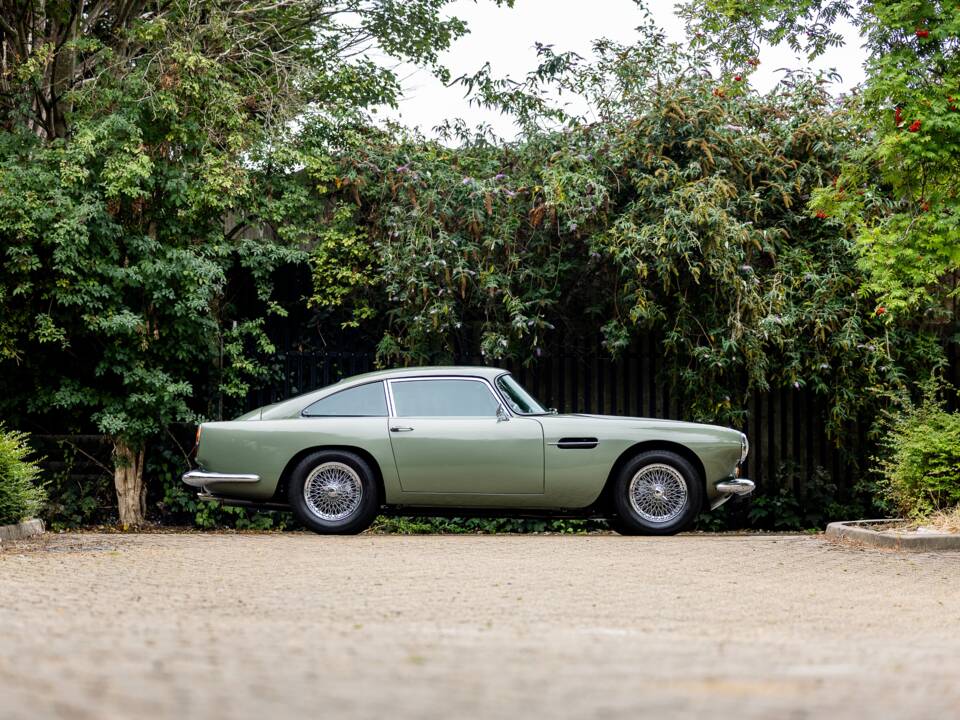 Image 19/50 de Aston Martin DB 4 (1960)