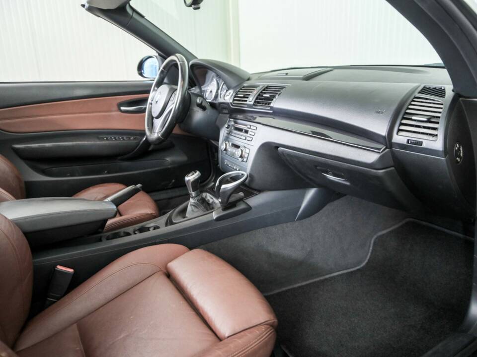 Image 8/50 de BMW 120i (2008)