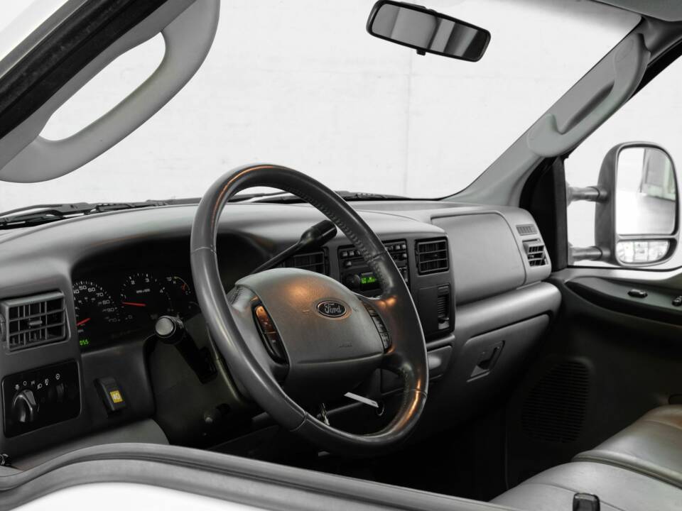 Image 21/41 de Ford F-350 Super Duty (2004)