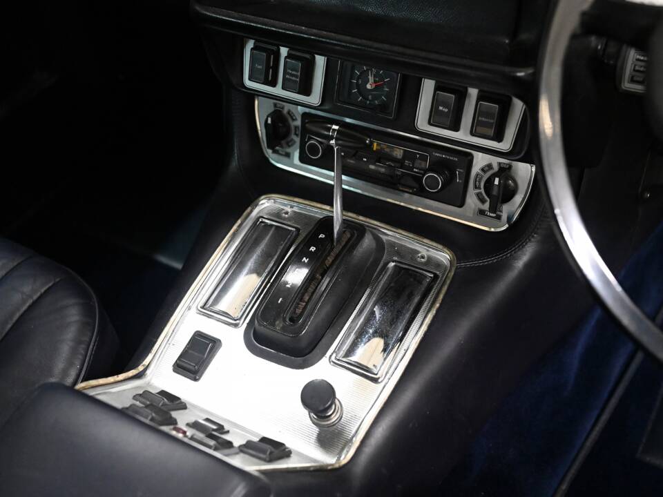 Image 23/26 of Jaguar XJ 6 C 4.2 (1976)
