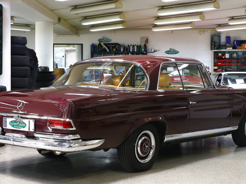 Bild 6/39 von Mercedes-Benz 220 SE b (1964)