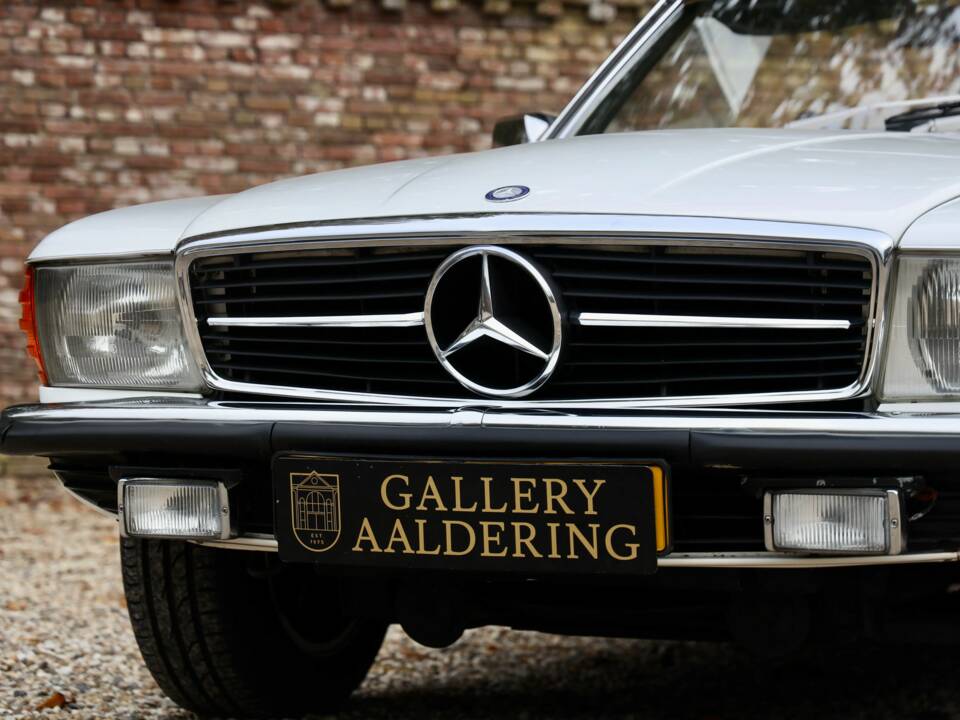 Bild 26/50 von Mercedes-Benz 280 SL (1977)