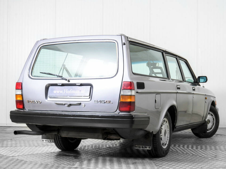 Image 42/50 of Volvo 245 GLE (1982)