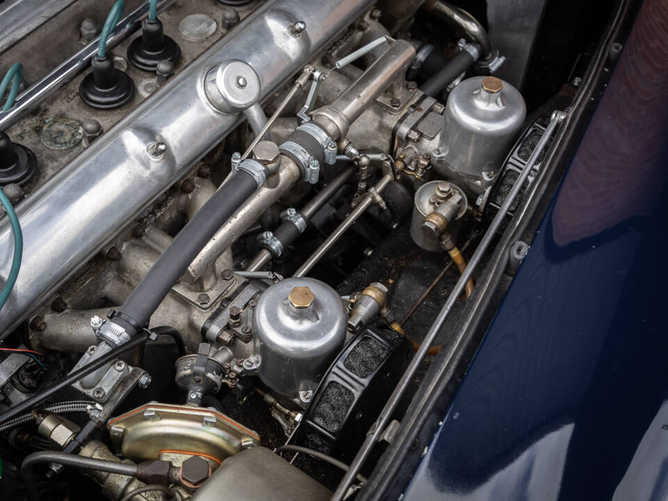 Image 38/72 de Aston Martin DB 4 (1962)
