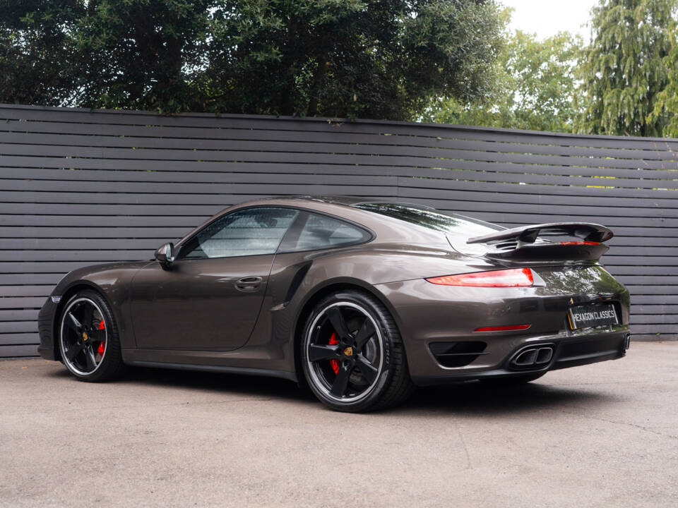 Imagen 2/51 de Porsche 911 Turbo (2014)