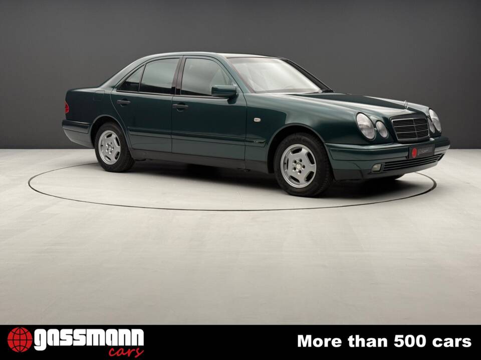 Imagen 3/15 de Mercedes-Benz E 220 Diesel (1997)
