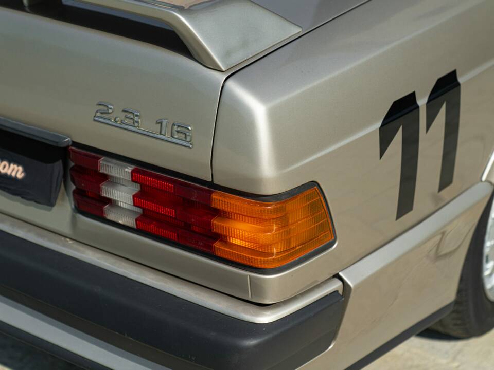 Image 18/50 of Mercedes-Benz 190 E 2.3-16 (1985)