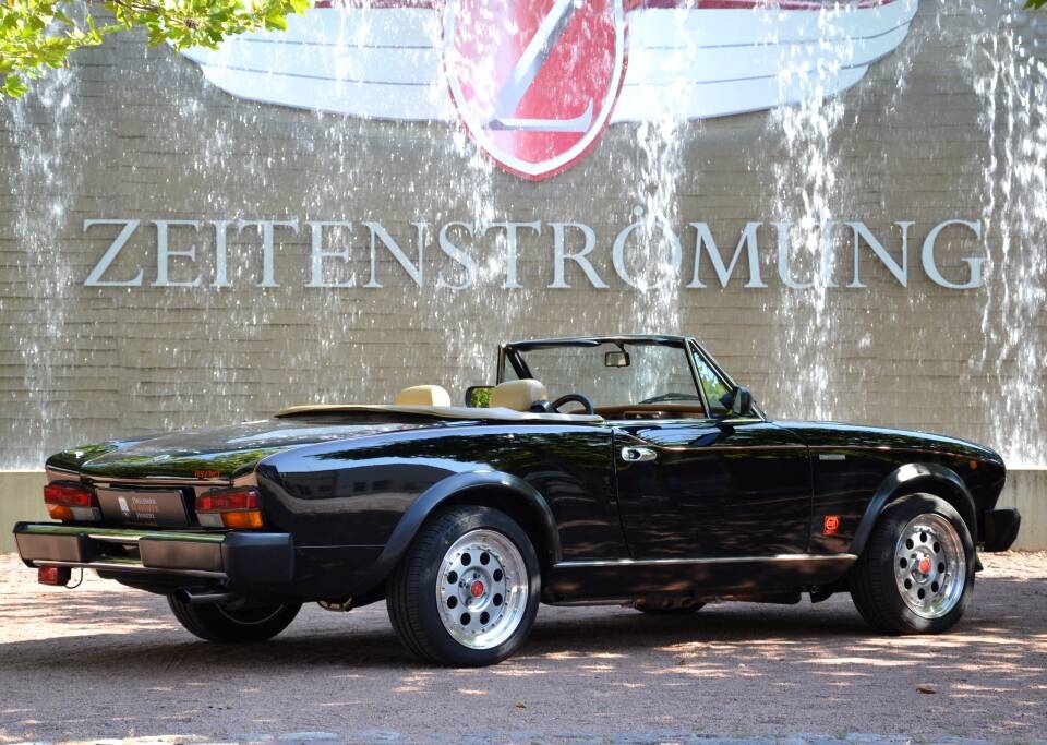 Imagen 7/26 de FIAT 124 Spider Volumex (1985)