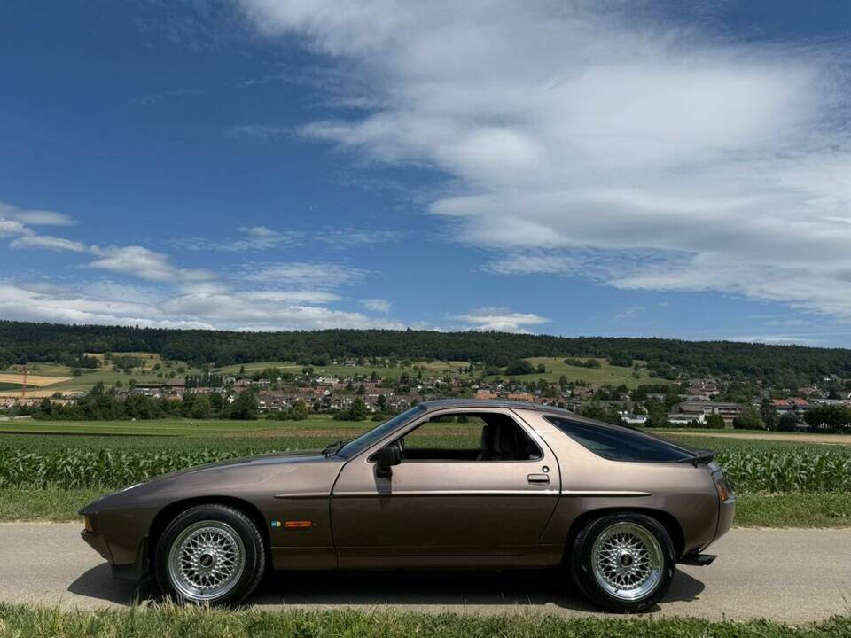 Image 3/21 of Porsche 928 S (1982)