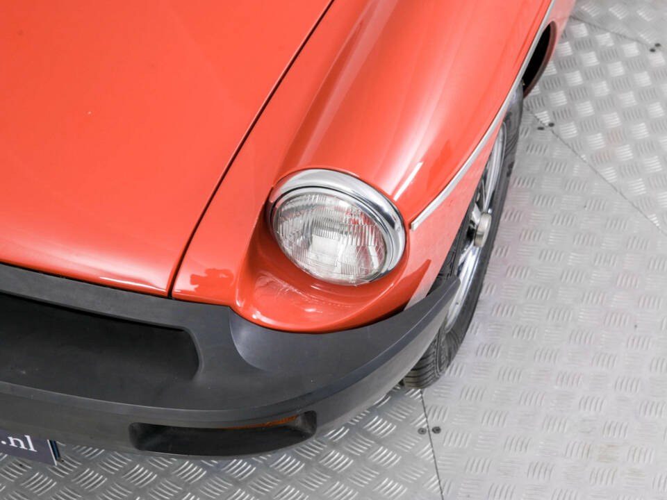 Image 17/50 of MG MGB (1976)