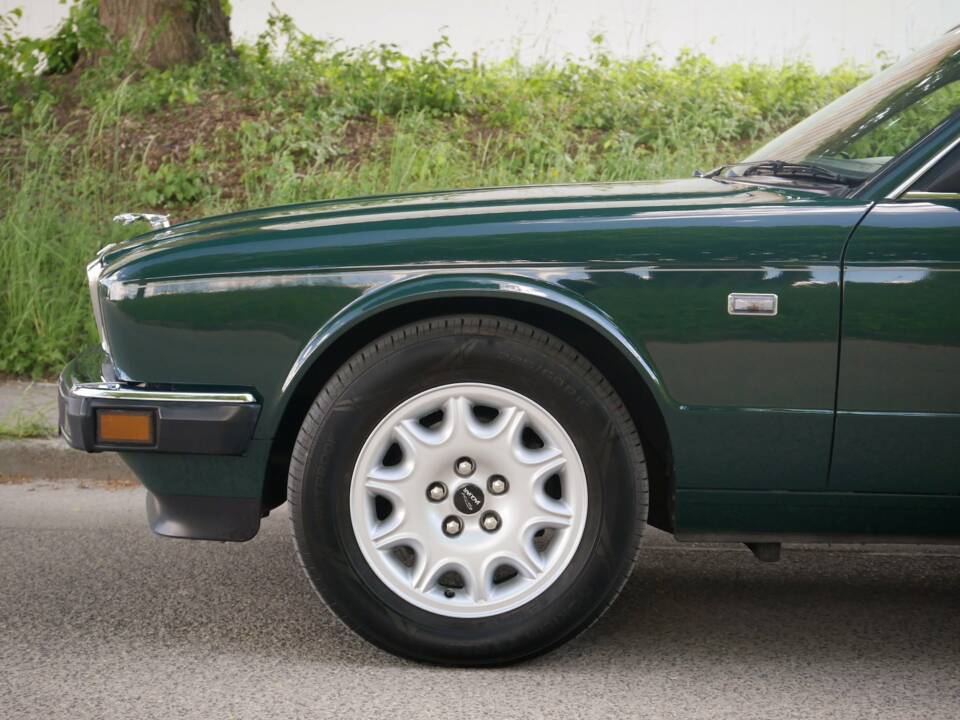 Image 2/33 of Jaguar Sovereign 3.6 (1988)