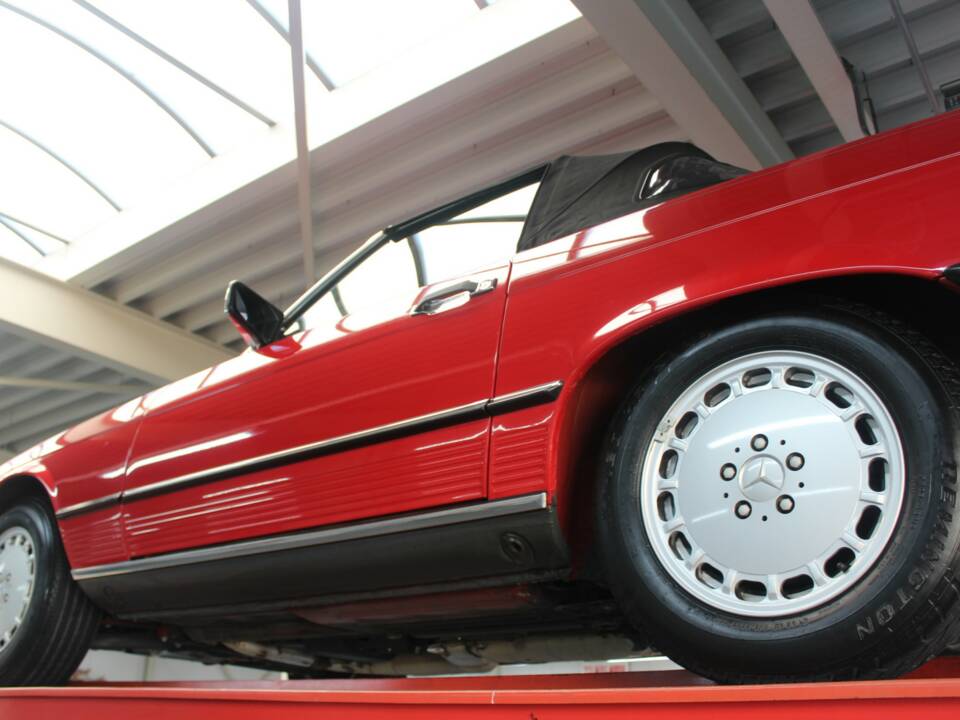 Bild 13/50 von Mercedes-Benz 560 SL (1986)