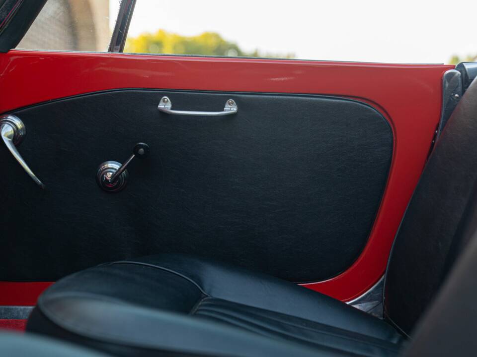 Image 48/50 of Alfa Romeo Giulia 1600 Spider (1964)