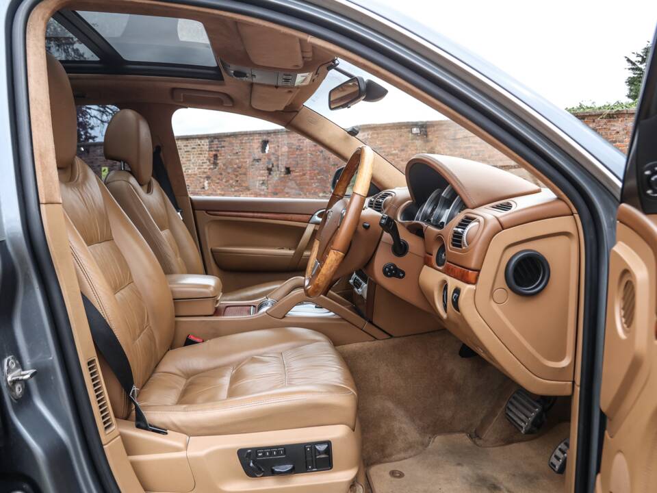 Bild 32/40 von Porsche Cayenne Turbo S (2006)