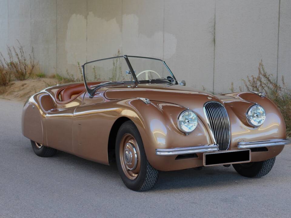 Image 11/12 of Jaguar XK 120 OTS (1952)