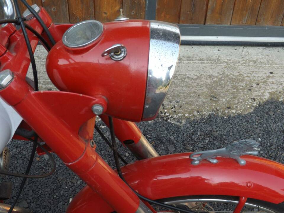 Image 11/50 of Benelli Leoncino 2T (1959)