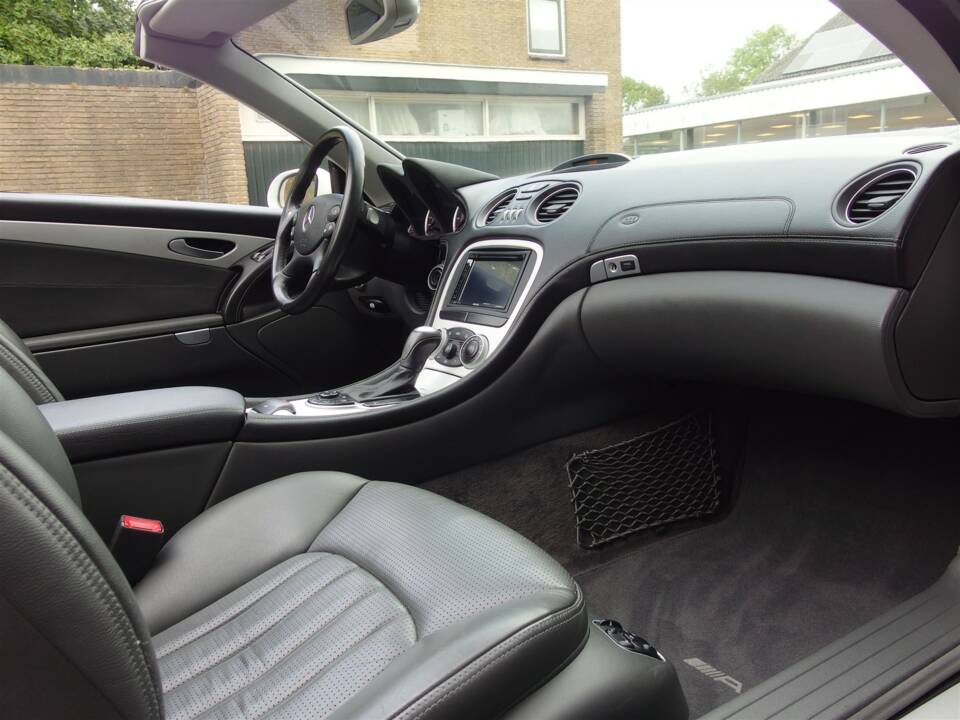 Image 51/97 de Mercedes-Benz SL 55 AMG (2003)
