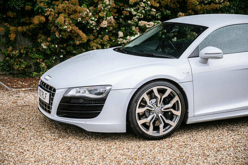 Image 33/38 of Audi R8 V10 (2010)