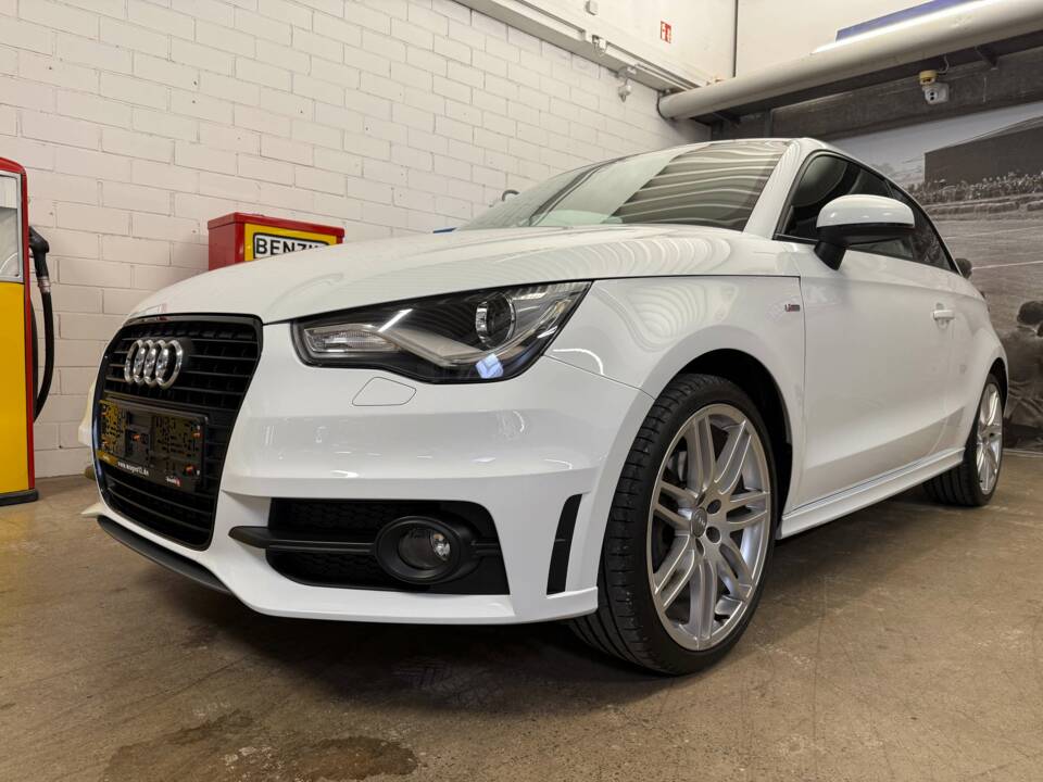 Immagine 2/15 di Audi A1 2.0 TDI (2012)