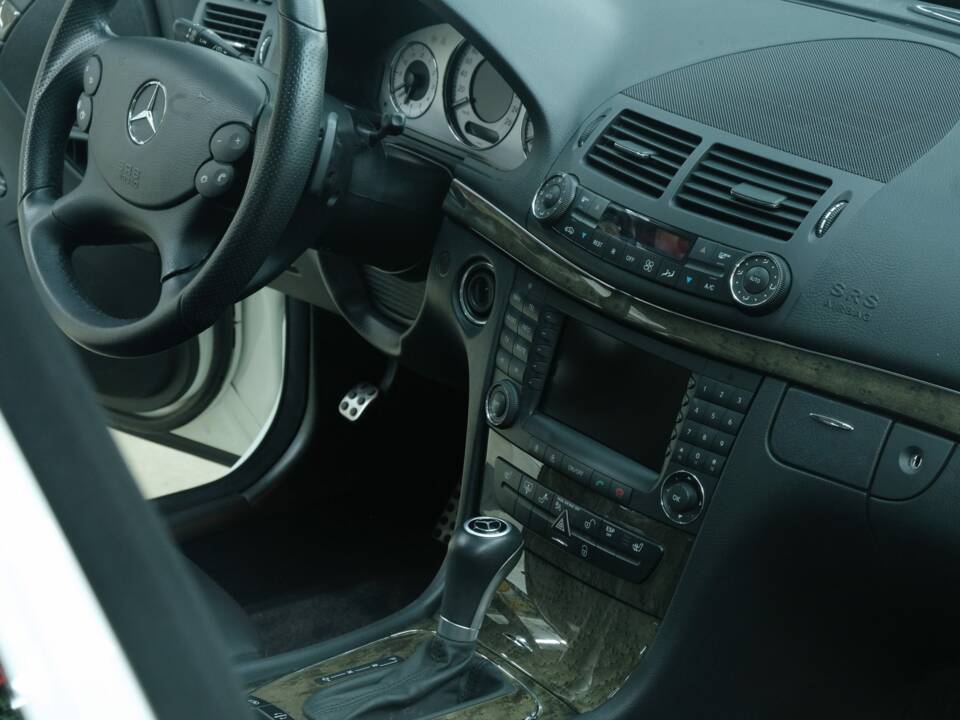 Bild 29/50 von Mercedes-Benz E 500 (2007)