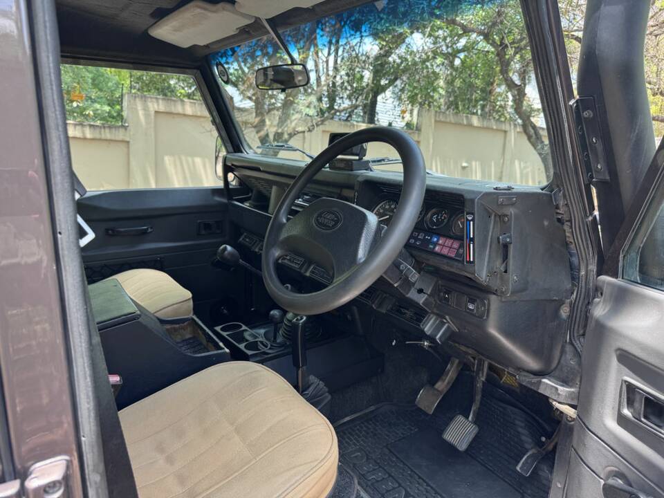 Immagine 2/8 di Land Rover Defender 90 (1997)