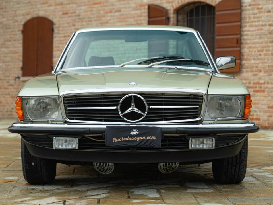 Image 3/50 de Mercedes-Benz 500 SLC (1984)