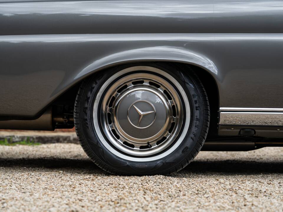 Image 37/37 of Mercedes-Benz 280 SE 3,5 (1970)