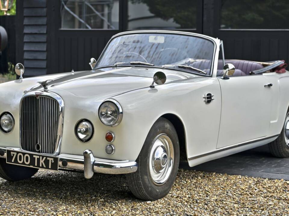 Image 4/50 of Alvis TD 21 (1962)